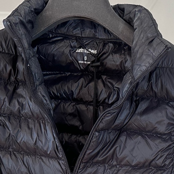 Sarin Matthews black down puffer vest size Small Like New - Picture 4 of 8